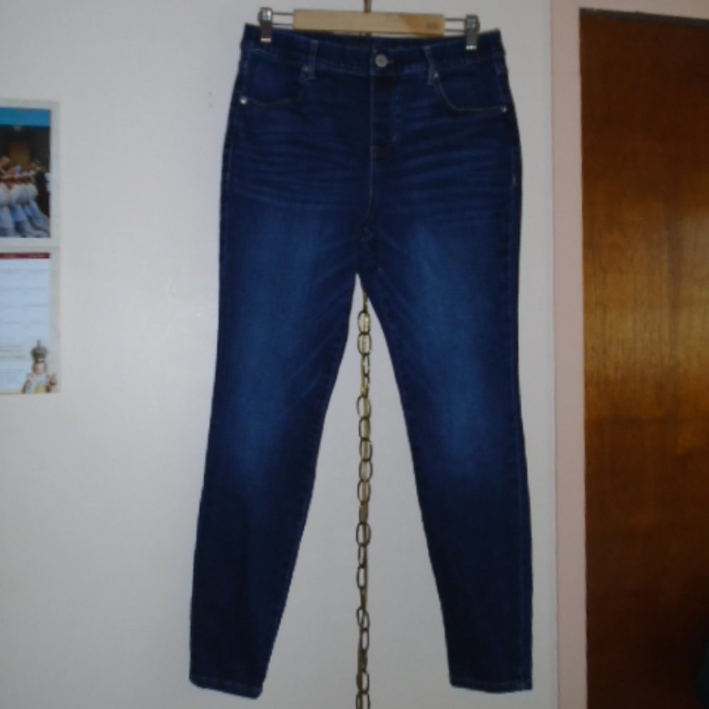 LIKE NEW JAG Skinny Jeans